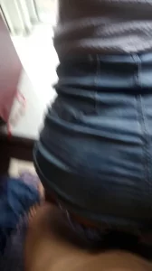 骚妻出门前非要来一炮，说拉开窗帘更刺激